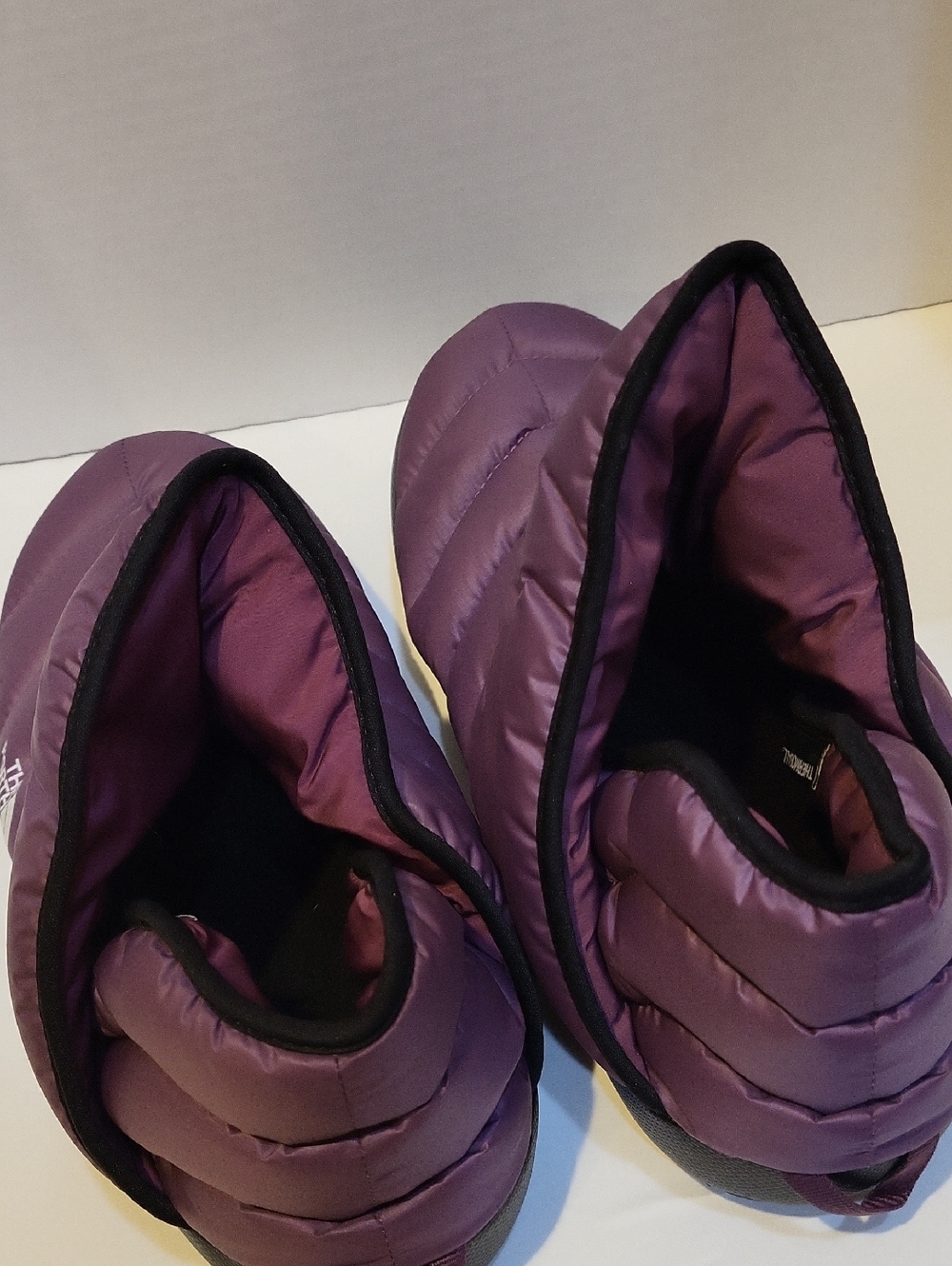 The North Face Women's Quilted Slip-On Slippers in Purple and Black Size 10 - Picture 7 of 8